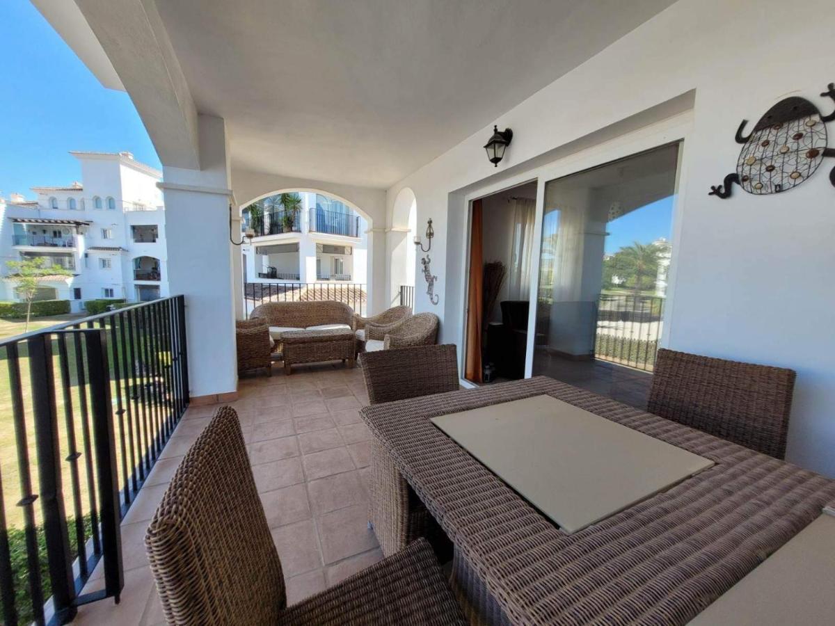 Belle Vue Sur La Piscine Apartment Сусина Екстериор снимка